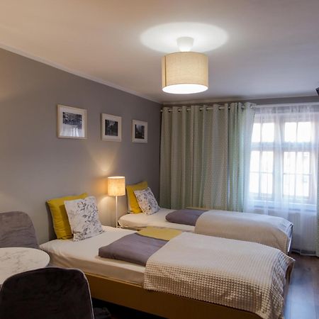 Baszta Grodzka Hostel เยเลเนียกูรา ภายนอก รูปภาพ