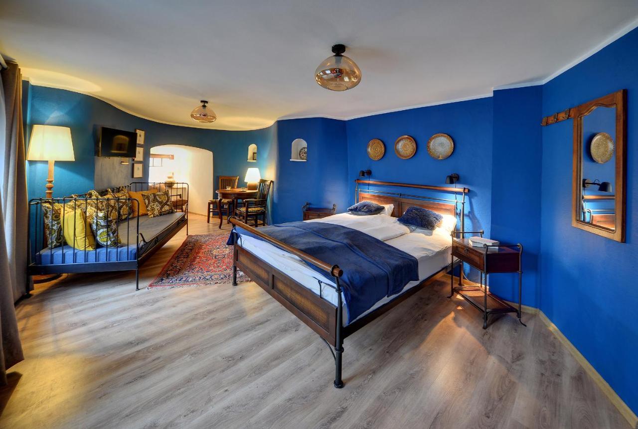 Baszta Grodzka Hostel เยเลเนียกูรา ภายนอก รูปภาพ
