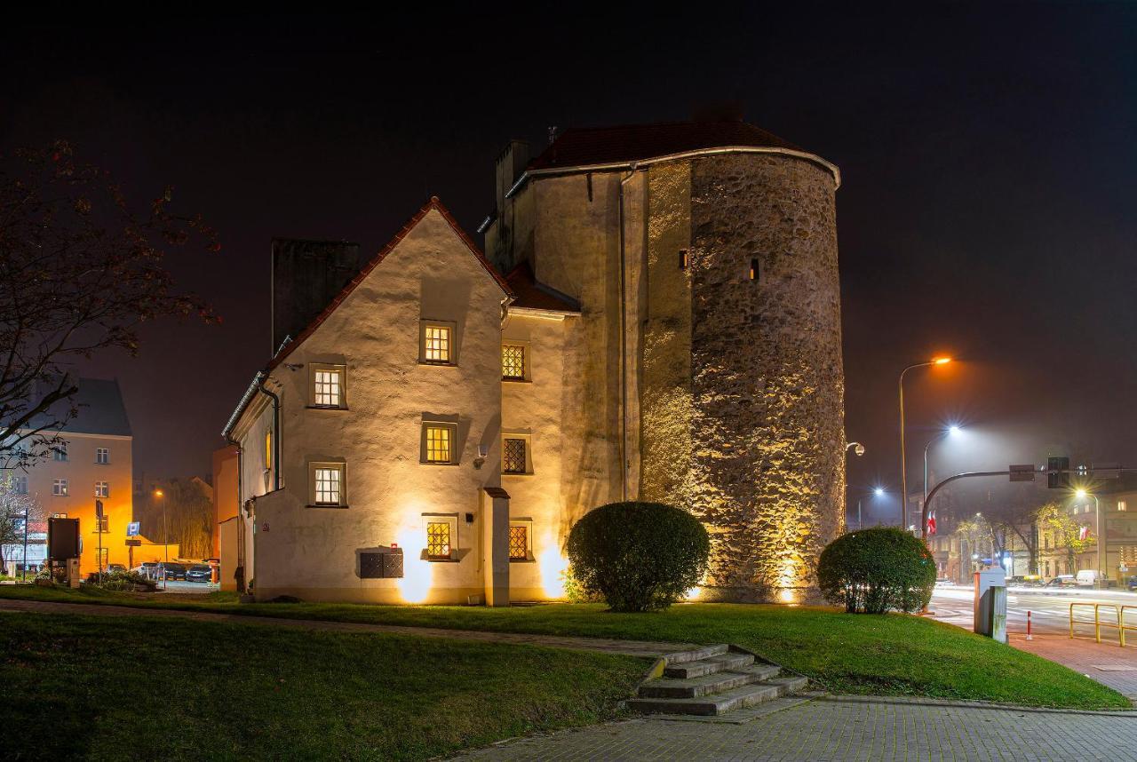 Baszta Grodzka Hostel เยเลเนียกูรา ภายนอก รูปภาพ